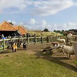 ホリデーパーク Center Parcs 4*