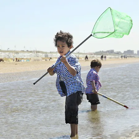 赞德沃特海滩中心公园酒店 4*