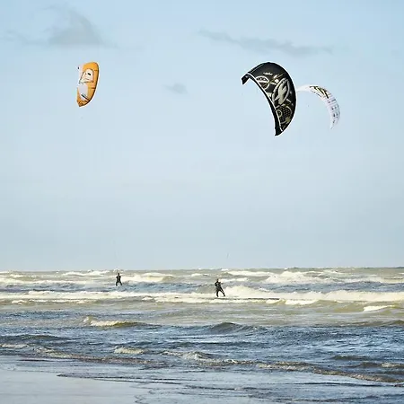 赞德沃特海滩中心公园酒店 赞德沃特