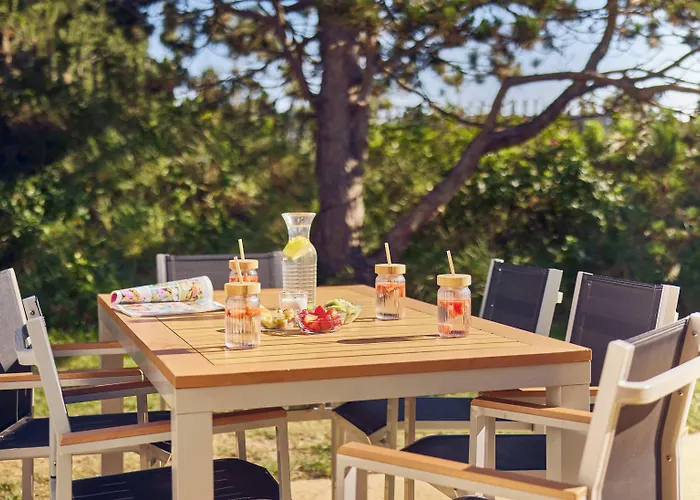 赞德沃特海滩中心公园酒店 4*