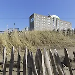 سنتر باركس بيتش 4* زاندفورت